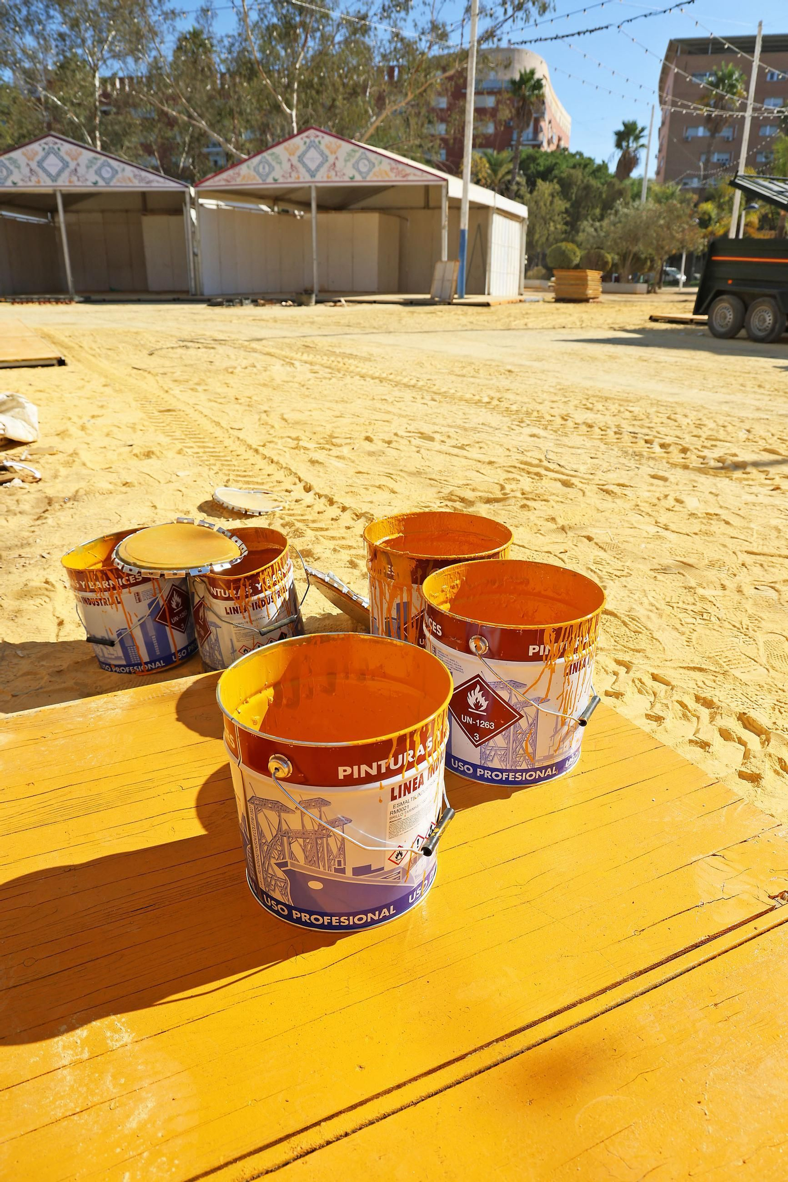 Pistoletazo de salida para la Feria de Otoño y del caballo de Huelva con el montaje de las casetas