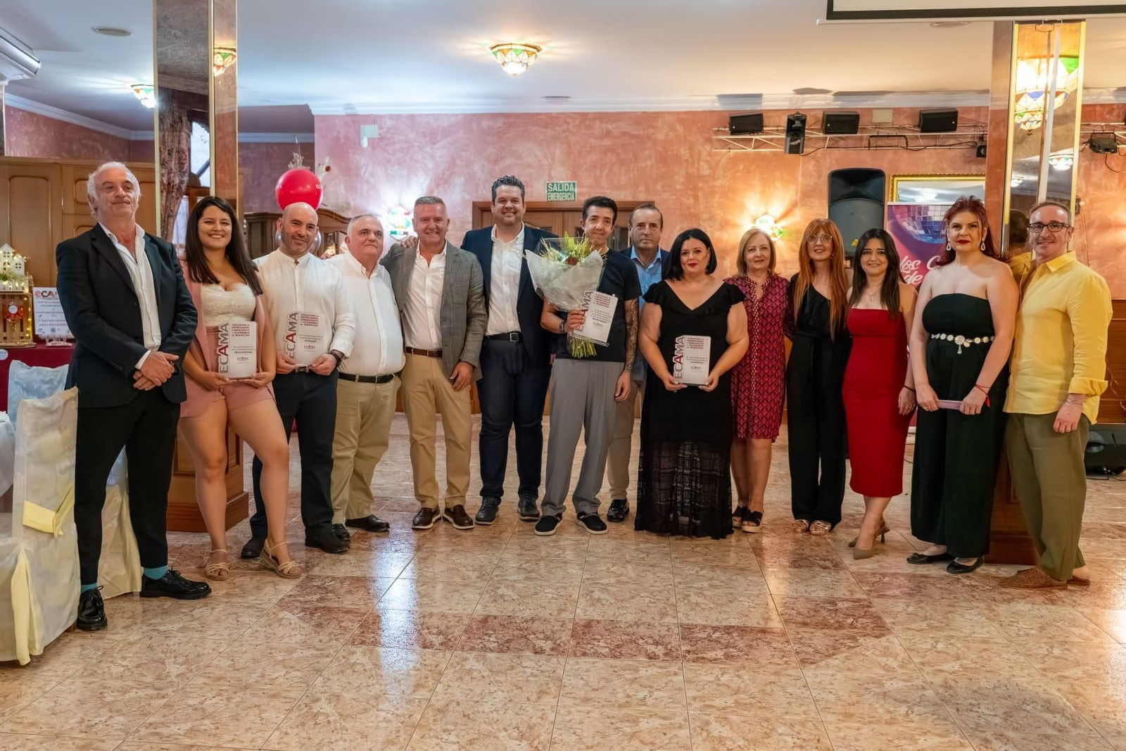 Fotografía de familia con las empresas ganadoras.