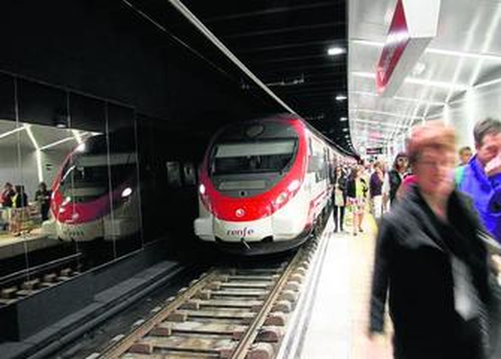Tren de Cercanías Málaga-Fuengirola, en la estación Málaga Centro-Alameda.