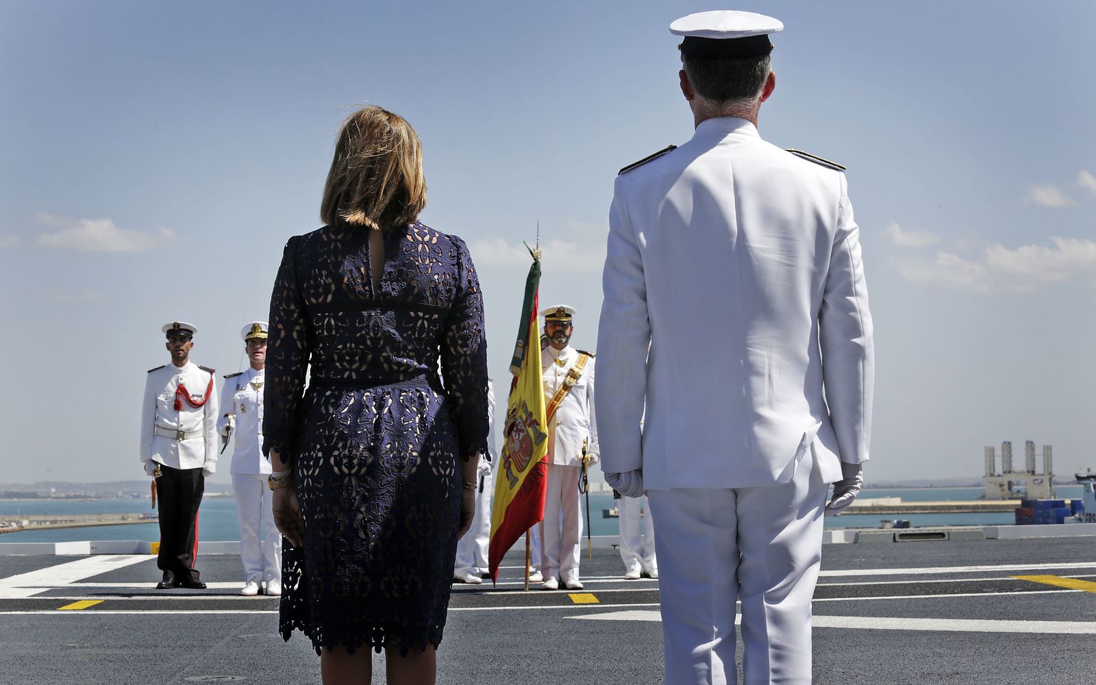 Entrega de la corbata de la Provincia a la bandera de la flota del Juan Carlos I