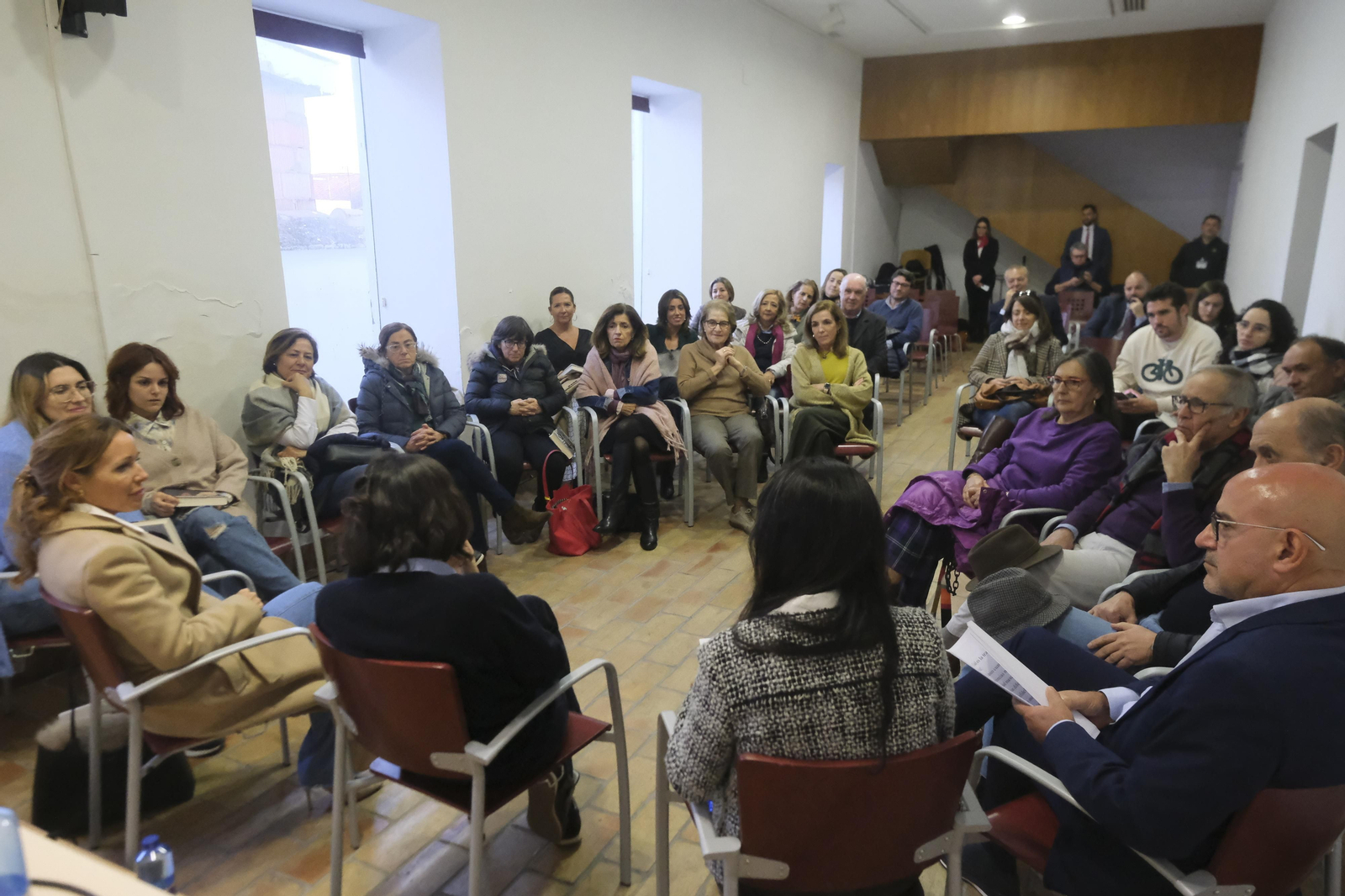 Las imágenes de la presentación de la obra ‘Historias de mujeres casadas’ de Cristina Campos en Córdoba