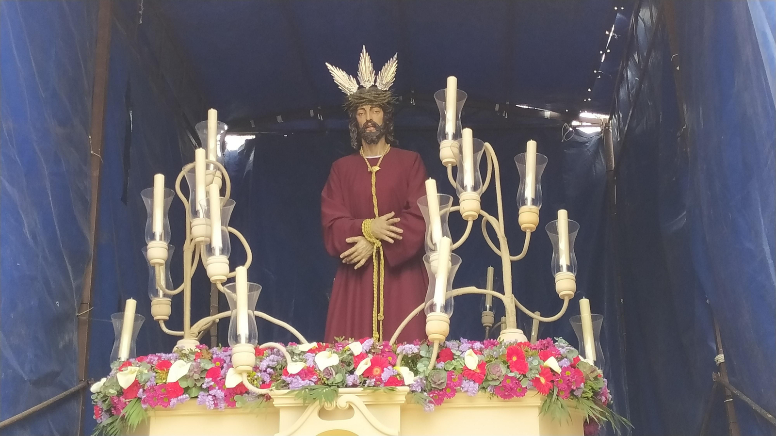 Las imágenes de la primera salida del nuevo Cristo de La Almadraba en San Fernando