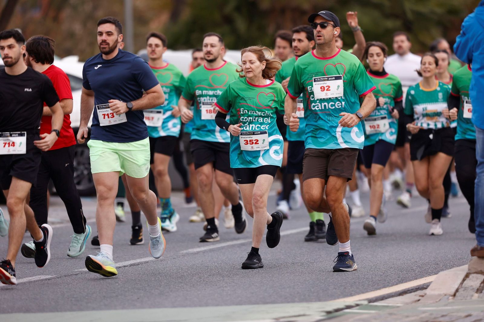 Búscate en las fotos de la Carrera contra el cáncer en Málaga