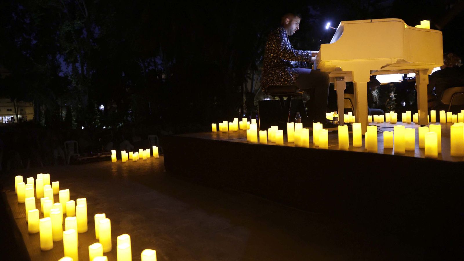 Las fotos del concierto de Diego Valdivia en el parque María Cristina