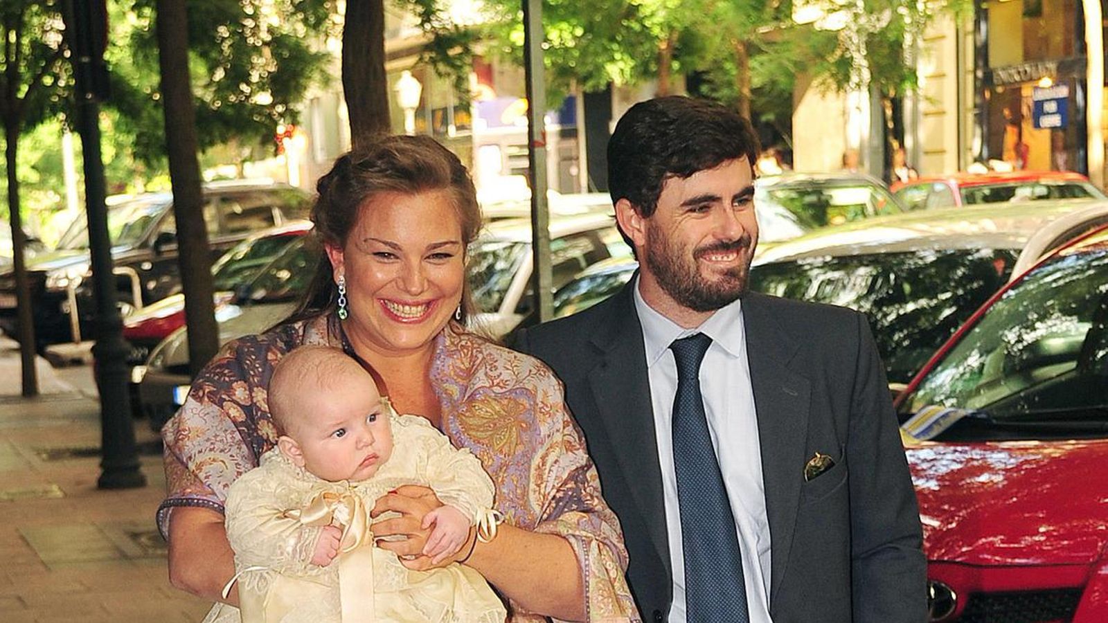 Caritina Goyanes y su marido en el bautizo de su hijo mayor, Pedro Caritina Goyanes y su marido en el bautizo de su hijo mayor, Pedro