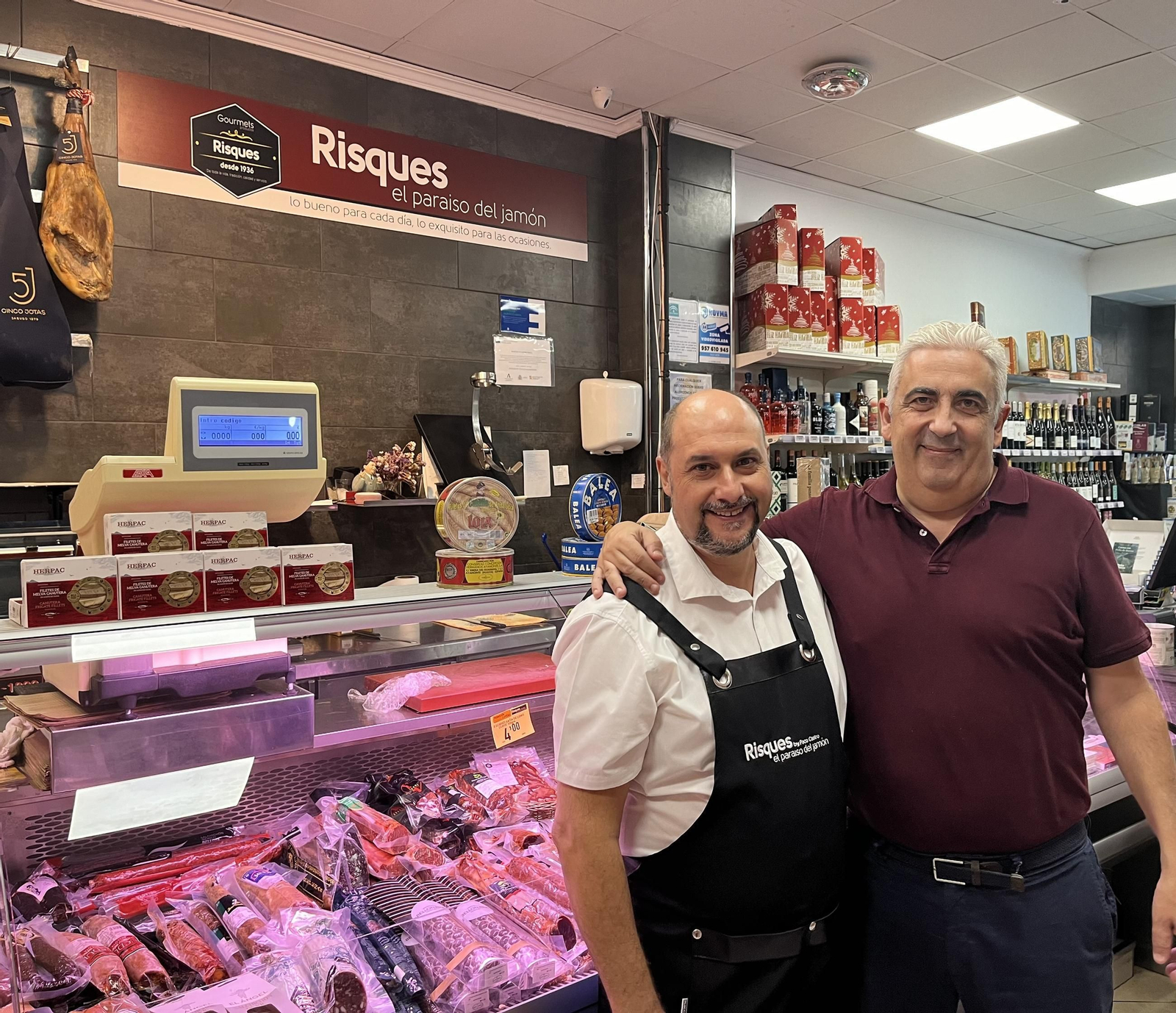 Francisco y uno de sus empleados en Risques.