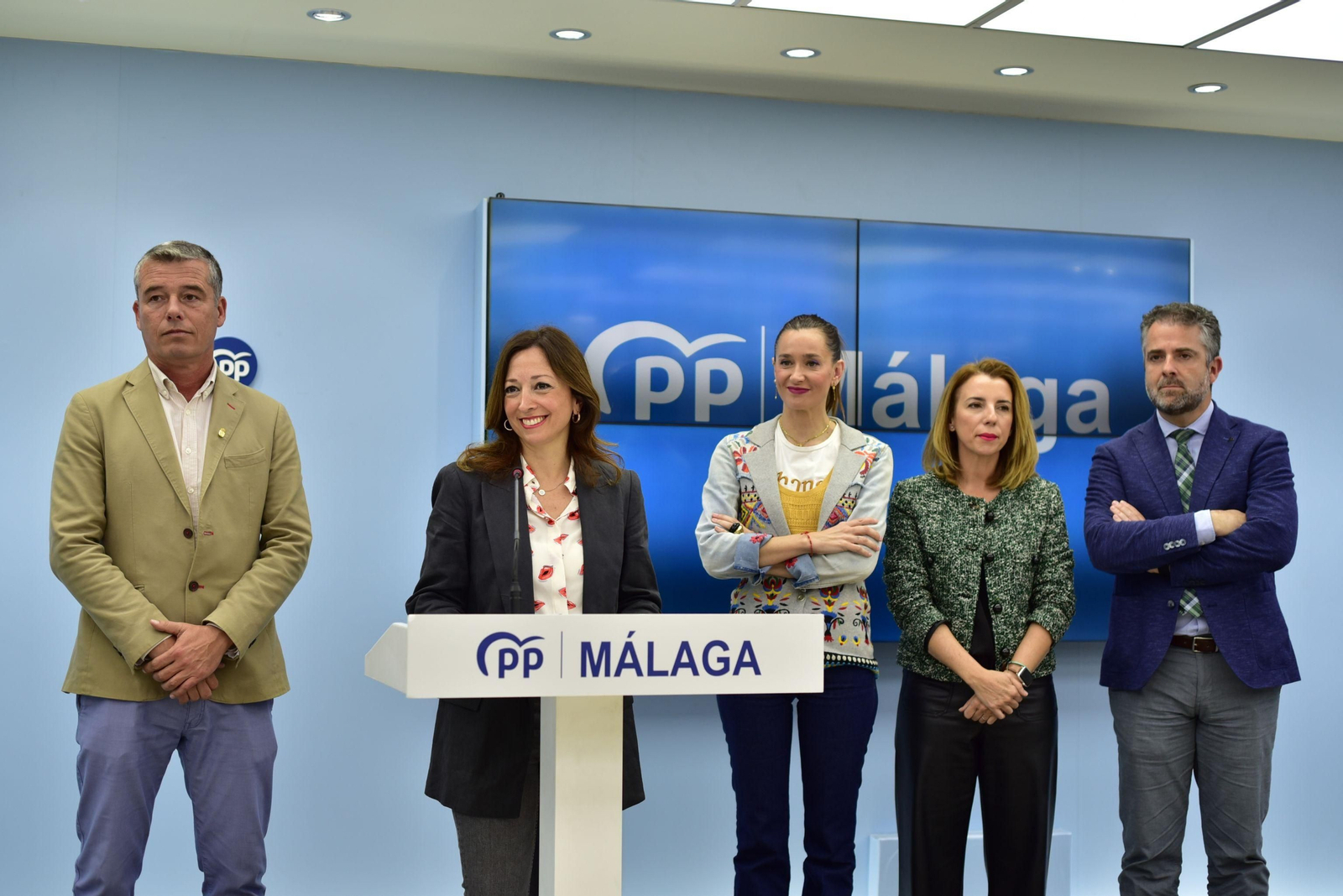 Patricia Navarro, presidenta del PP de Málaga -en el atril-, esta mañana en Málaga.