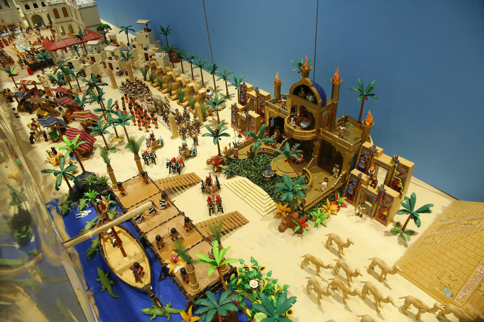 Imágenes del belén de figuras de playmobil de Granada