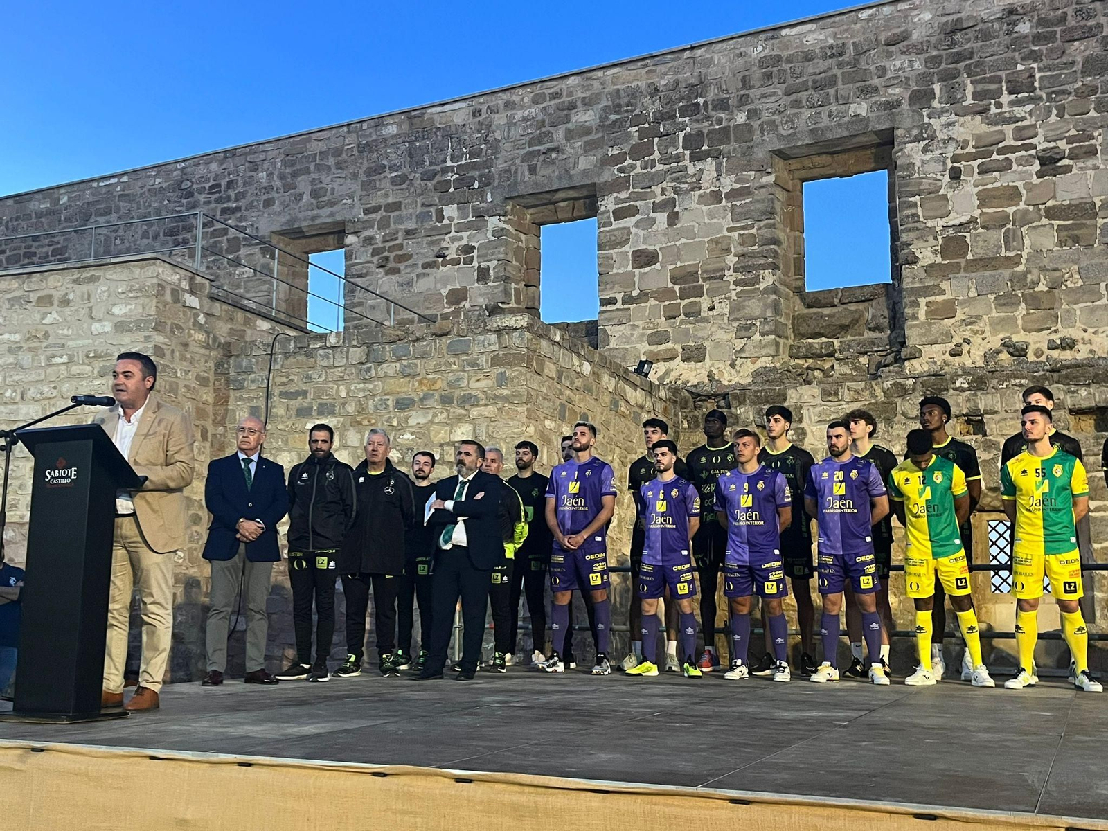 Presentación del Jaén Paraíso Interior FS en el Castillo de Sabiote, en imágenes