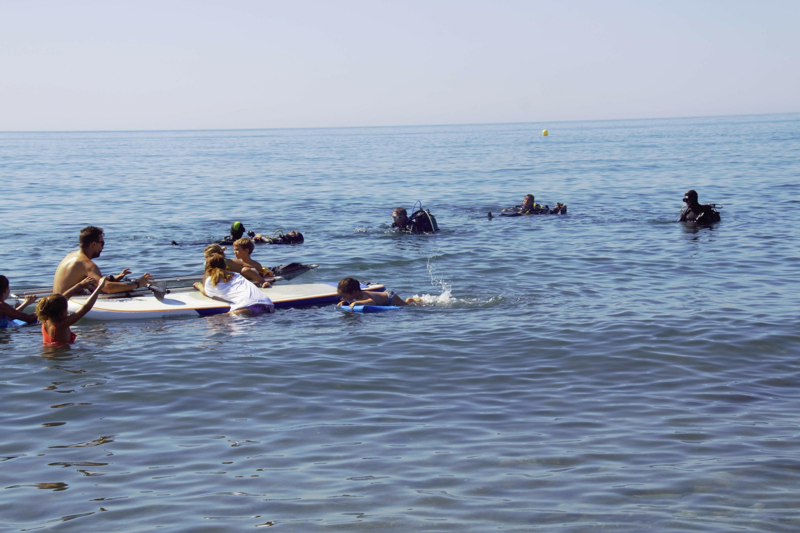 Las imágenes de la partida submarina de ajedrez en Carchuna