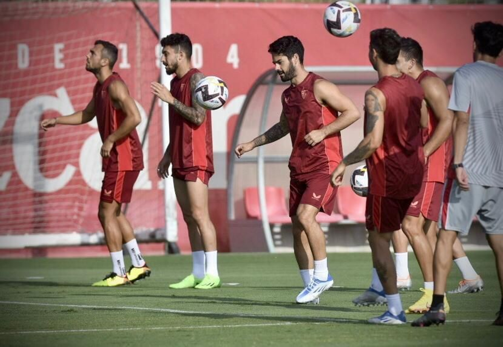 Isco, junto a Alex Telles, en el entrenamiento de este miércoles.