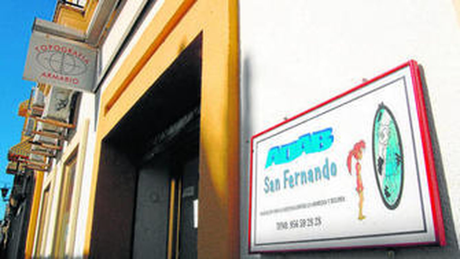 Fachada de las dependencias de ADAB en la calle Florencio Montojo.