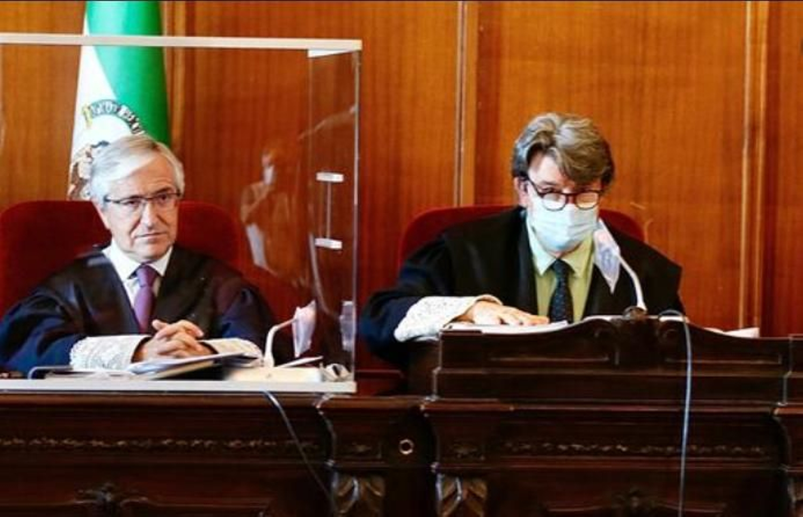 Juan Romeo Laguna (derecha) durante el juicio contra el clan del Pollino