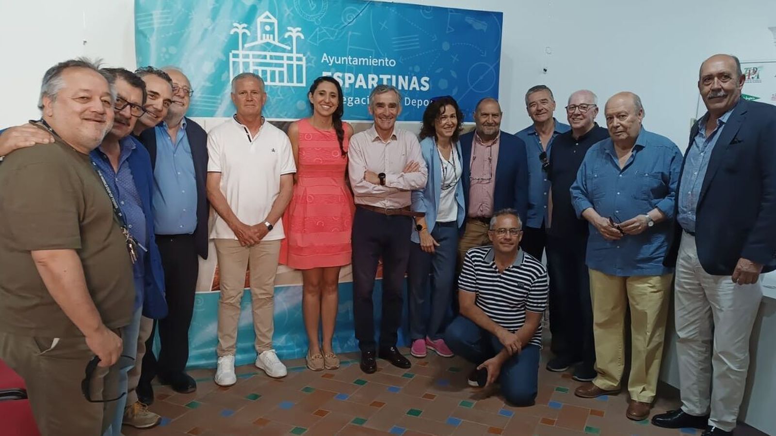 Periodistas y profesionales en la charla “La evolución del periodismo deportivo en lo últimos treinta años 1994-2024”