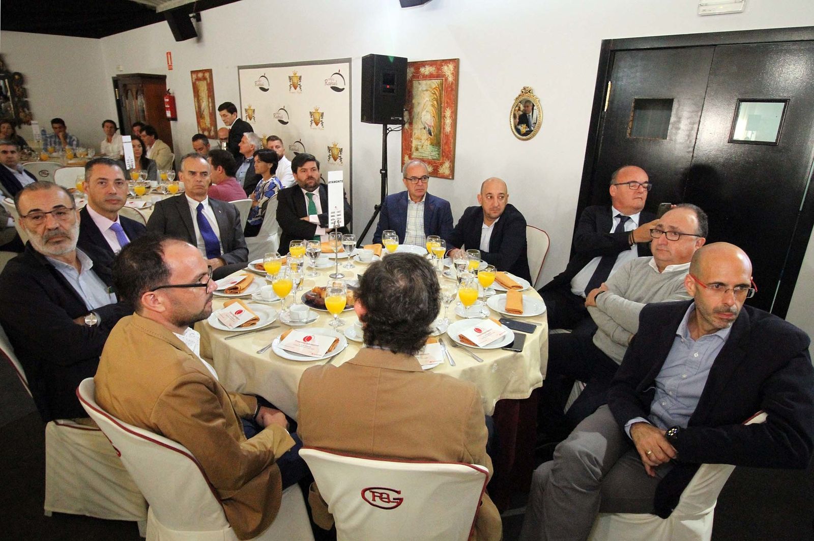 Imágenes del Desayuno Informativo del Grupo Joly con Javier Targhetta