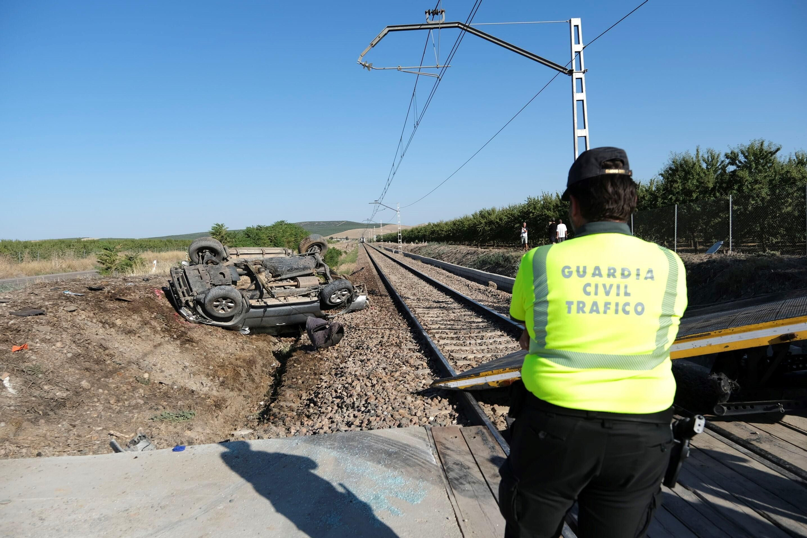 El accidente entre un tren y un coche en Alcolea, en imágenes El accidente entre un tren y un coche en Alcolea, en imágenes