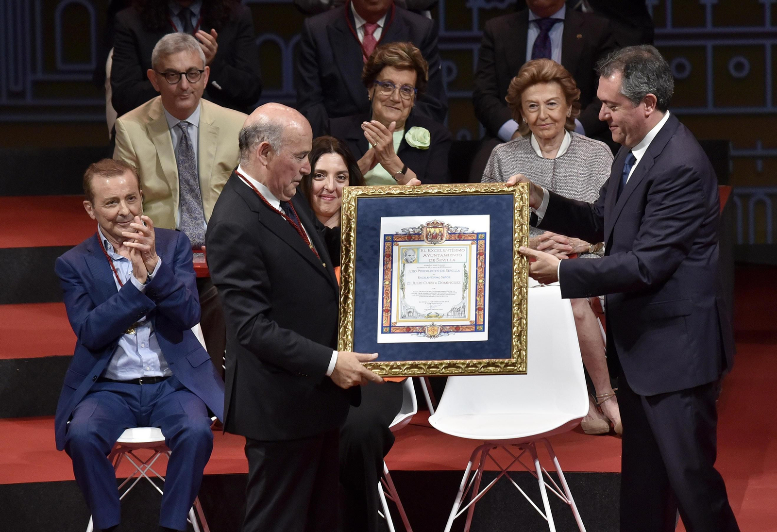 Las imágenes de la entrega de las Medallas de la Ciudad de Sevilla