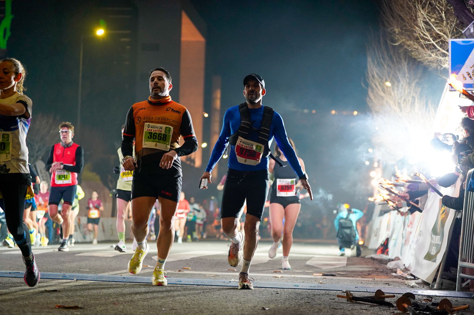 En imágenes: búscate en tu llegada a meta de la Carrera de San Antón 2026 (8)
