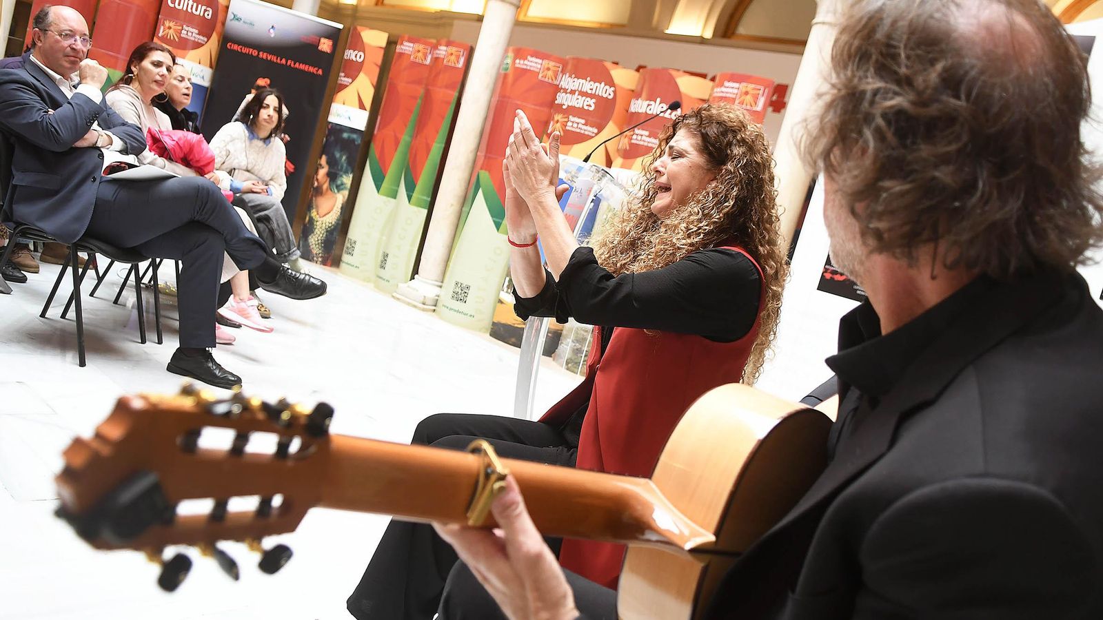 La iniciativa refuerza el papel de las peñas como espacios de promoción cultural