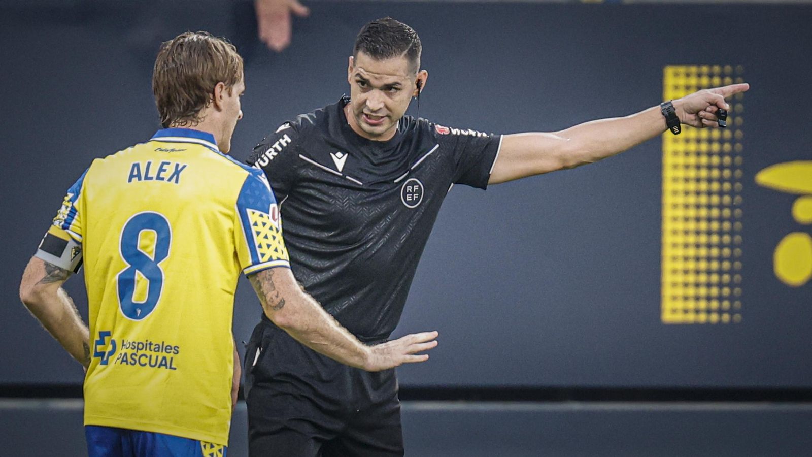 Búscate entre las fotos del partido de fútbol Cádiz CF - CD Tenerife de la Liga Hypermotion