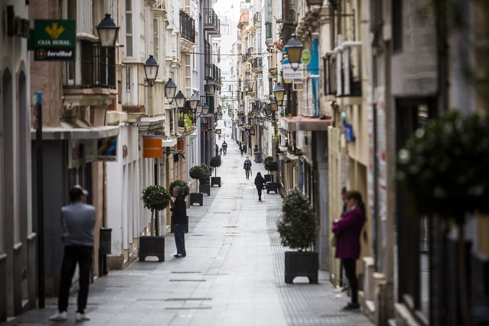 La calle San Francisco presentaba este aspecto sobre las 10:00 de la mañana