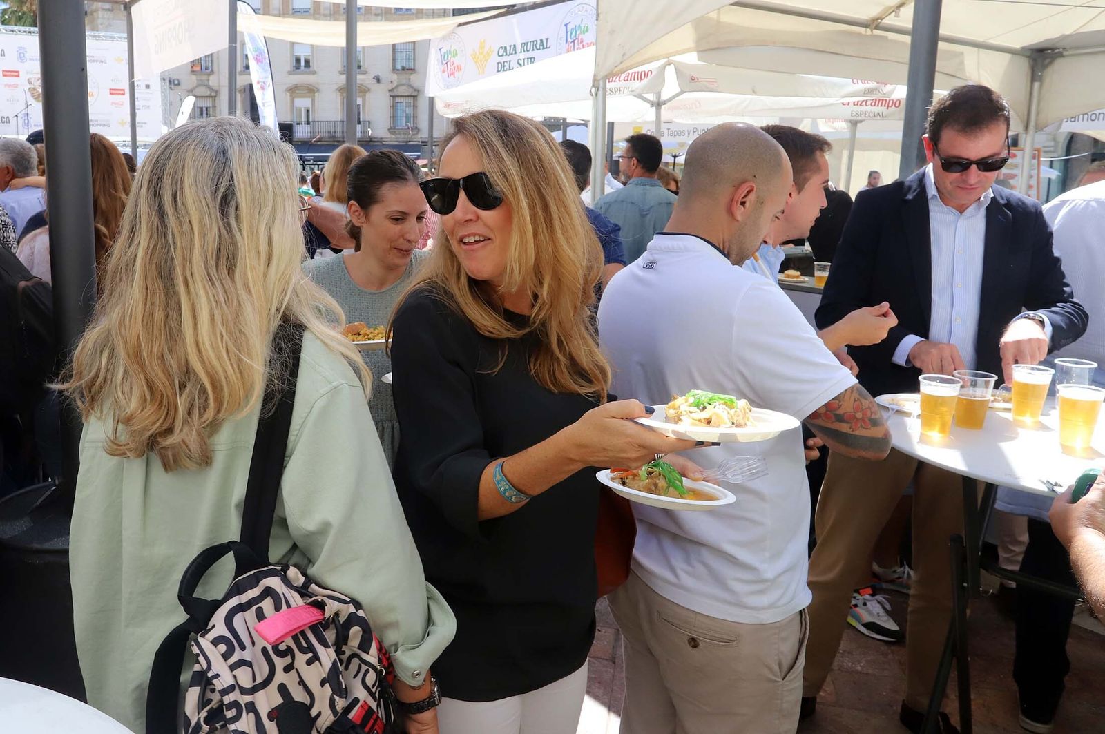 Imágenes del gran ambiente en el segundo día de la Feria de la Tapa