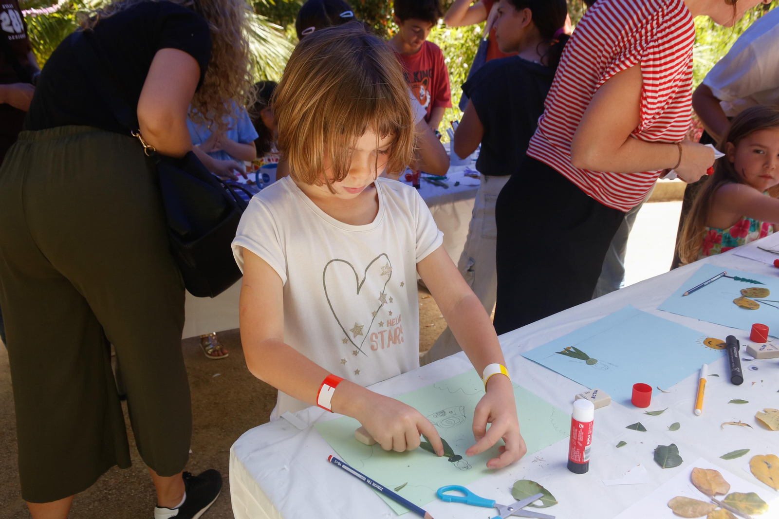 El festival "Calenduleando" transforma el parque María Cristina en un bosque encantado, en imágenes