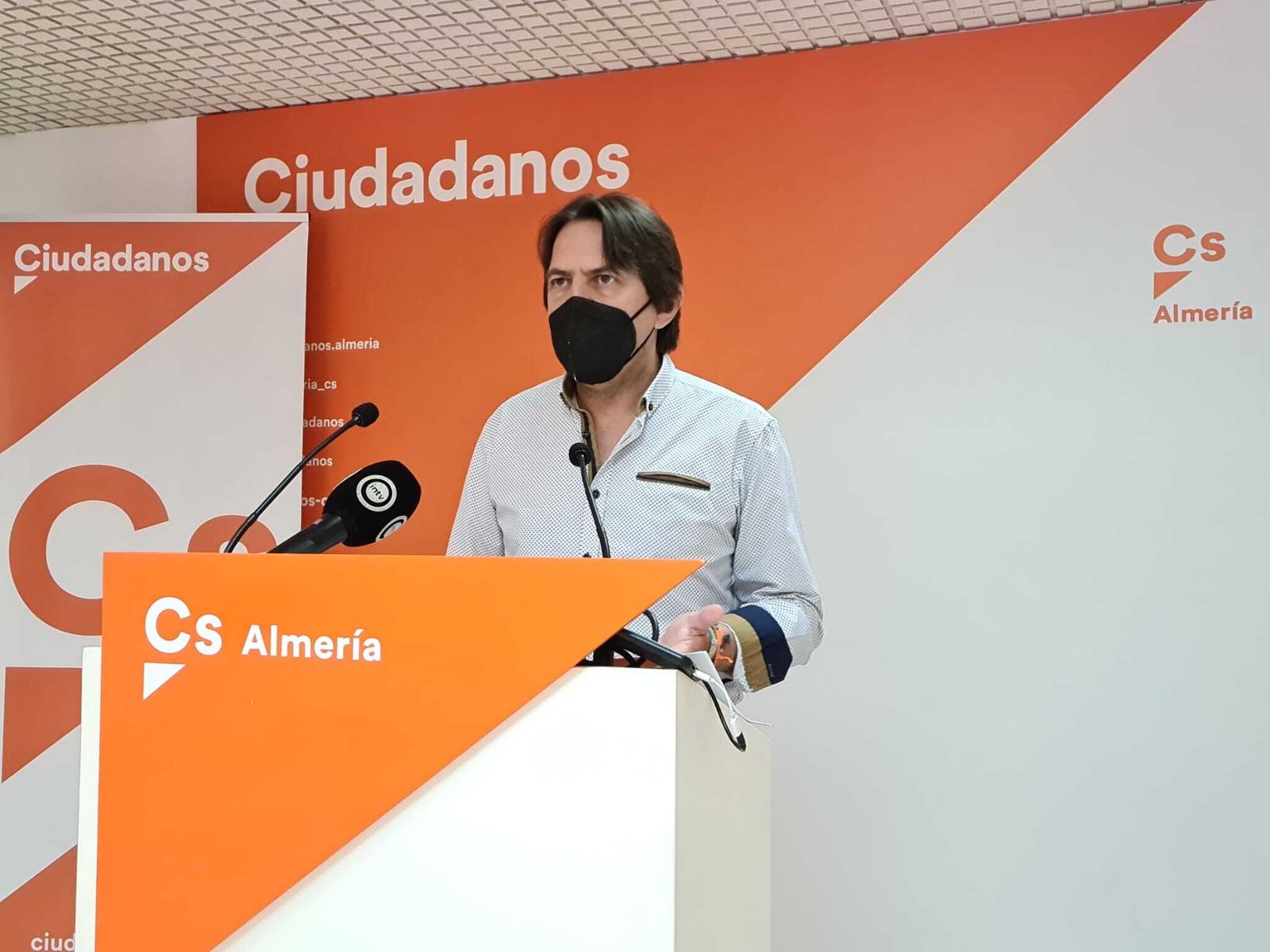 Burgos: “Los almerienses también ganan con la reducción de la administración paralela que impulsa Cs"