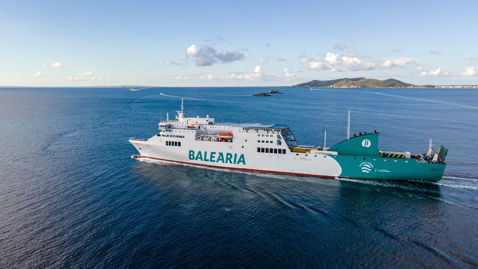 Un buque de Balearia.