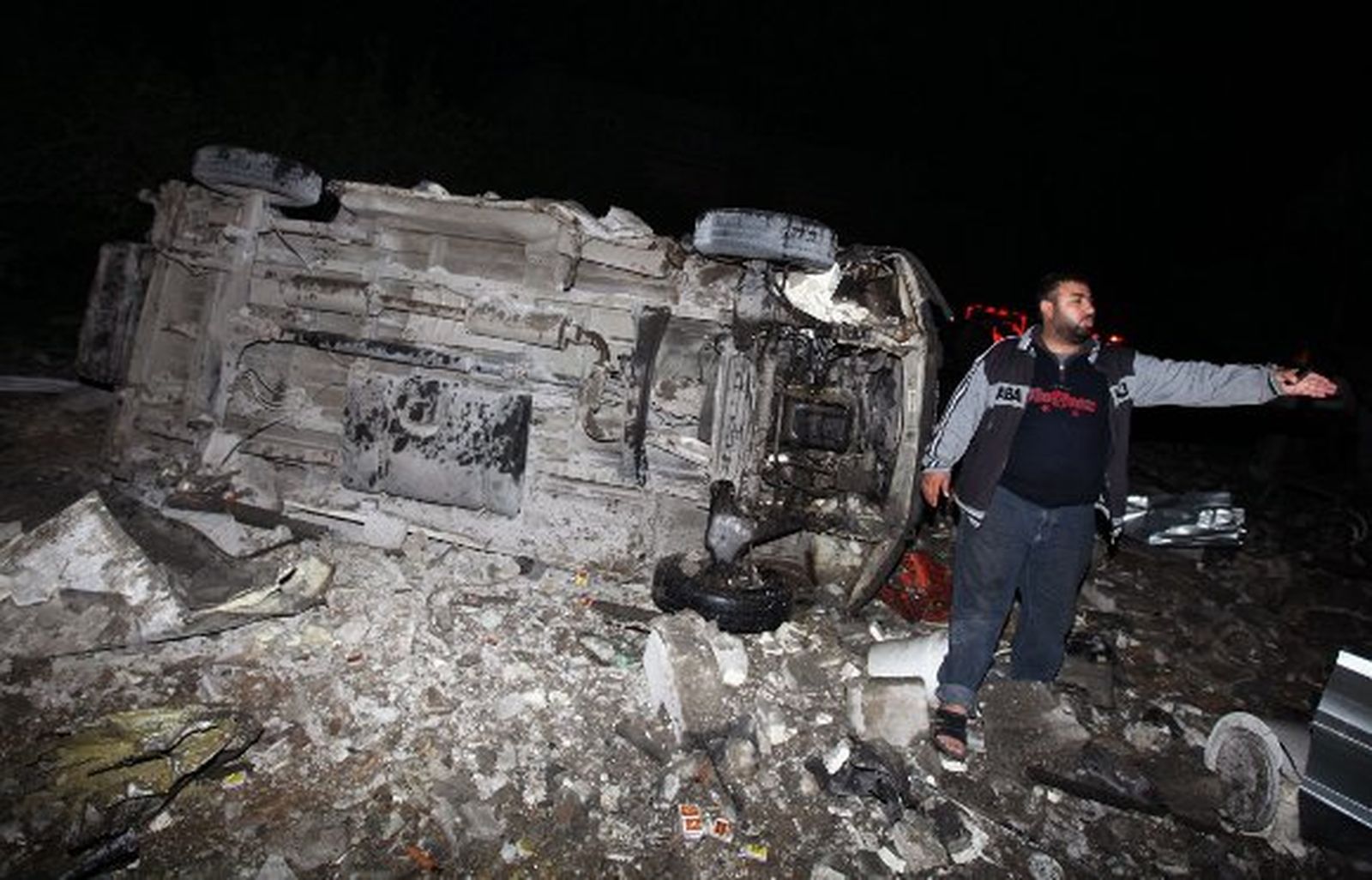 Israel lanza ataques aéreos y amenaza con otra gran ofensiva contra Gaza