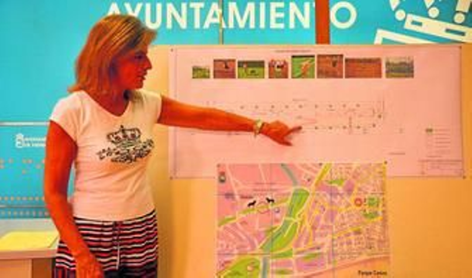 Esperanza Oña muestra el diseño del proyecto del segundo parque canino.