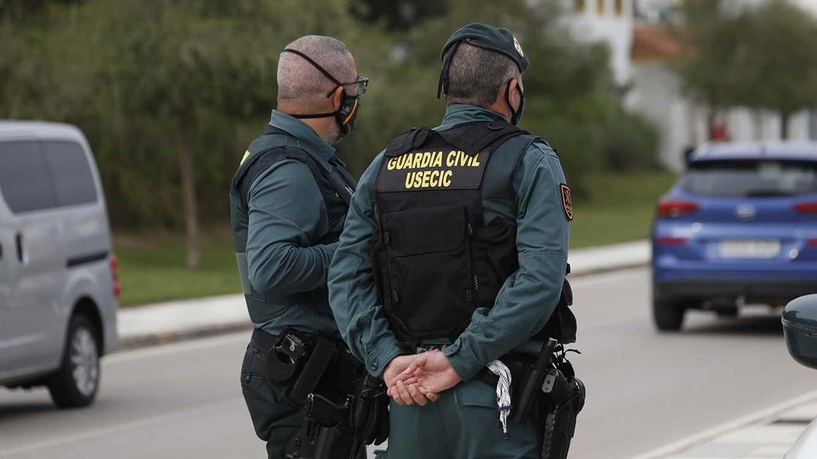 Las fotos de registros de la Guardia Civil en Castellar de la Frontera