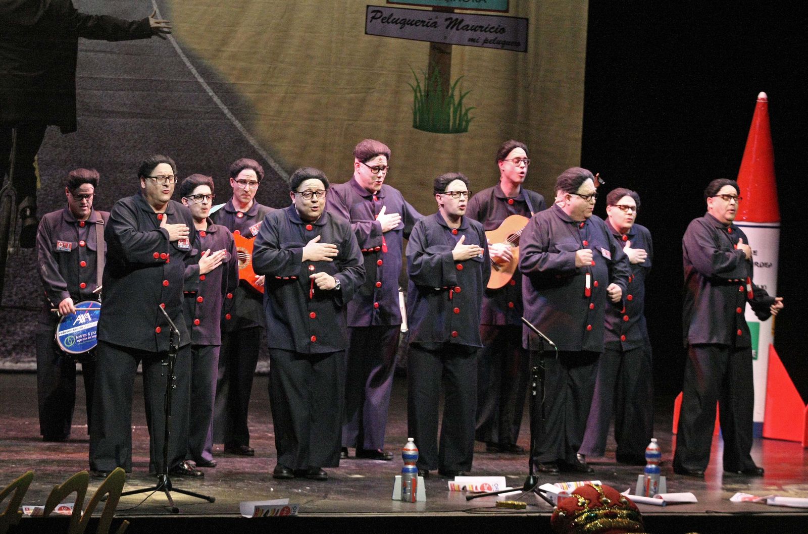 La chirigota 'Con las bombas que tiran'.