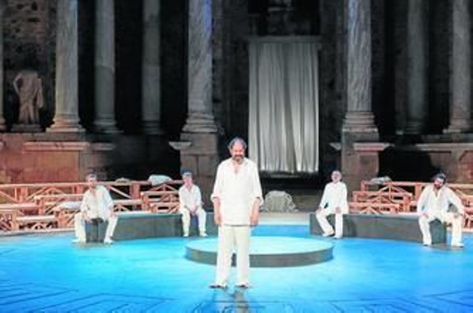 El actor catalán metido en la piel del padre del pensamiento occidental.