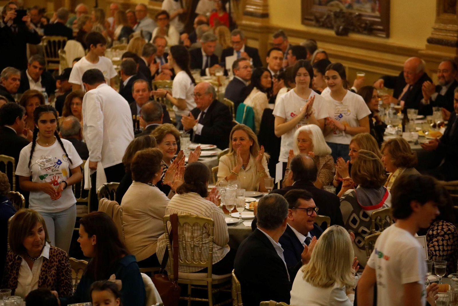 La comida benéfica de la Fundación Bangassou en Córdoba, en imágenes