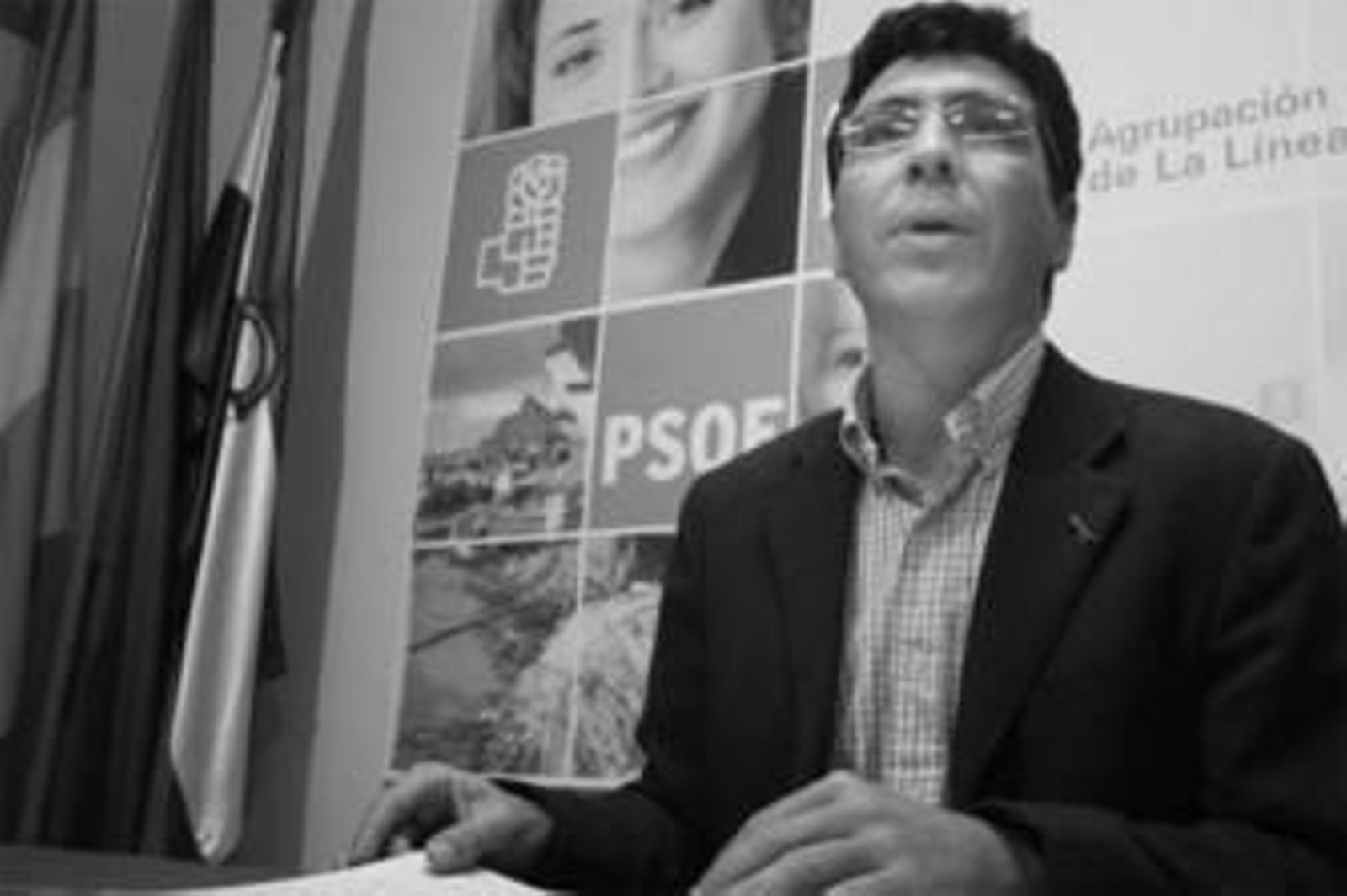 Miguel Tornay habla a los medios, durante una rueda de prensa.