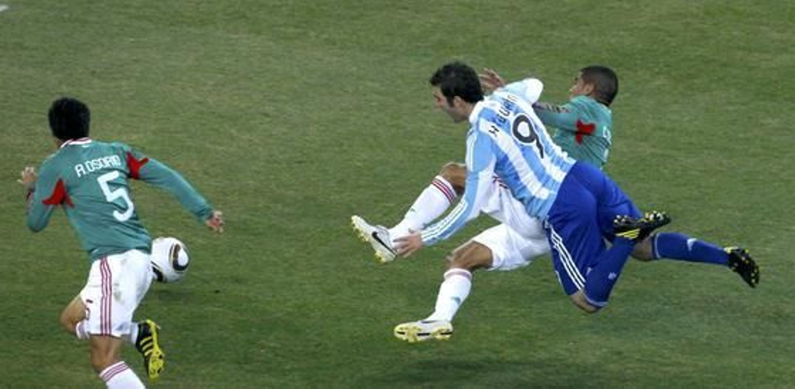 Argentina se medirá en cuartos de final a Alemania tras derrotar a México en octavos. / AFP