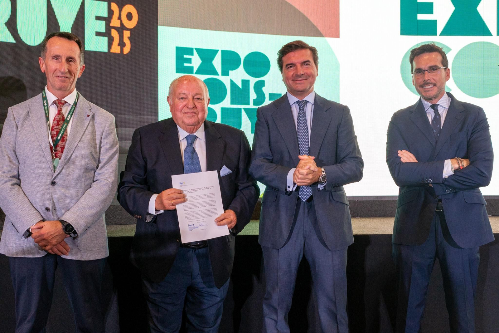 Reconocimiento a Emilio Corbacho como presidente de honor de Faec.