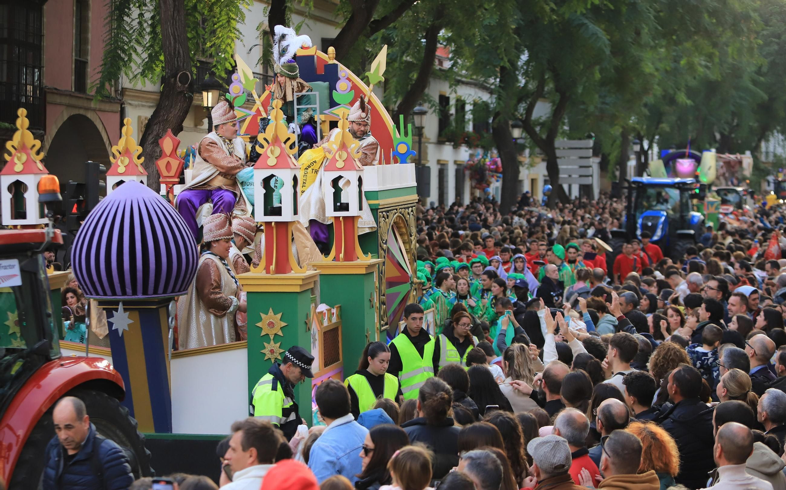 Imágenes de la Cabalgata de los Reyes Magos de Jerez 2025