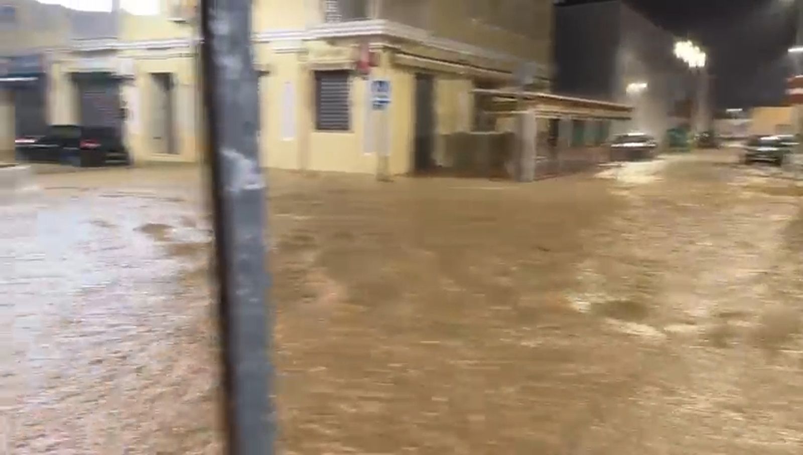 Riada en Estación de Cártama: contenedores flotando, múltiples incidencias y avisos de vecinos