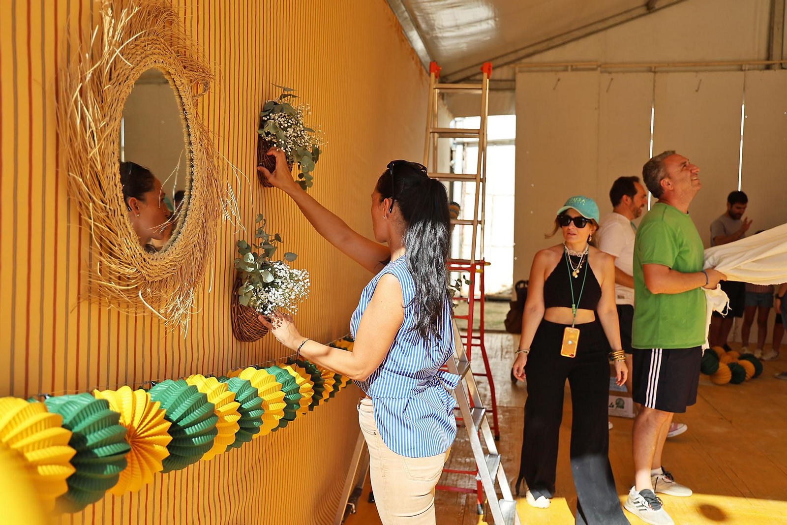 Pistoletazo de salida para la Feria de Otoño y del caballo de Huelva con el montaje de las casetas