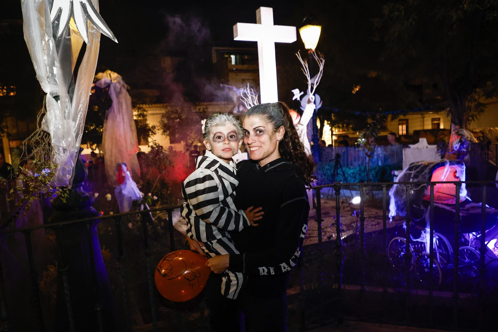 Granada se disfraza para vivir la noche mas terrorifica del año