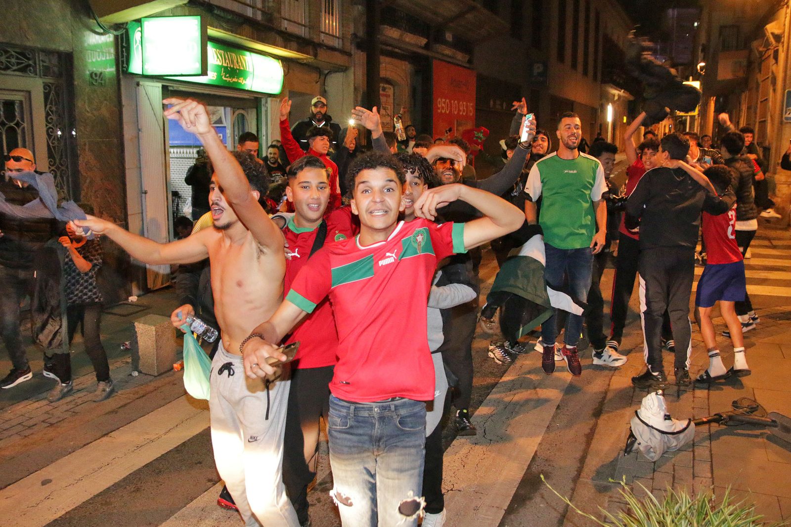 La celebración de la afición marroquí de Almería, en imágenes