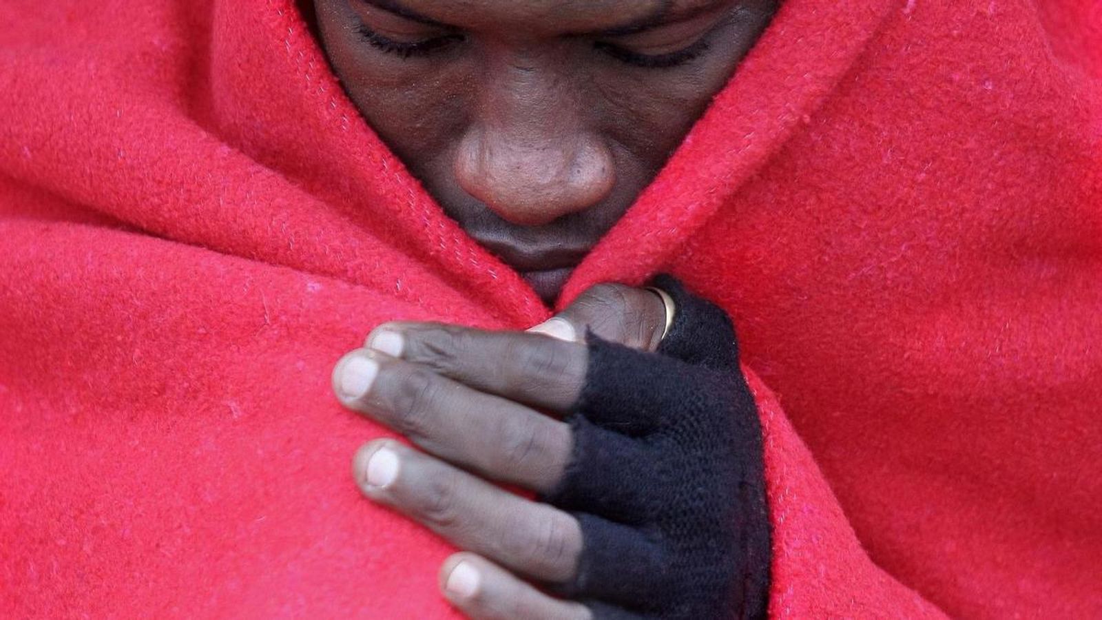 Un inmigrante de origen subsahariano, a su llegada a la provincia de Cádiz.