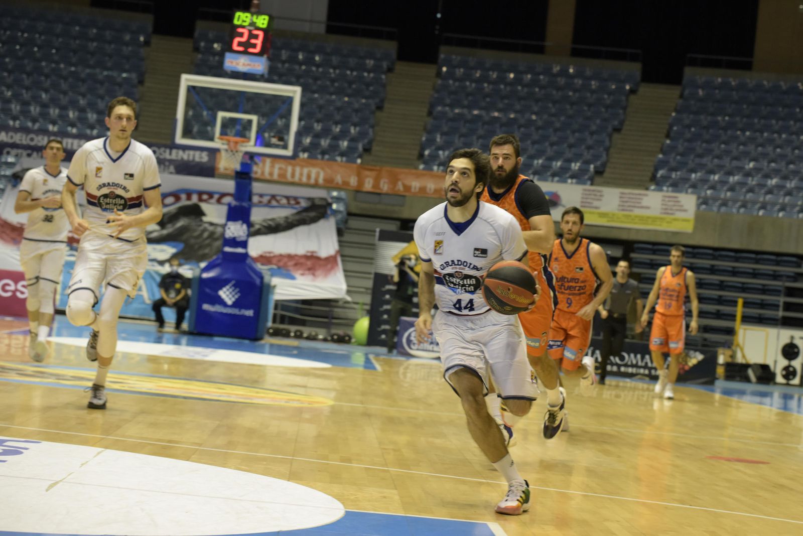 Pepe Pozas, en el partido frente al Valencia Básket.