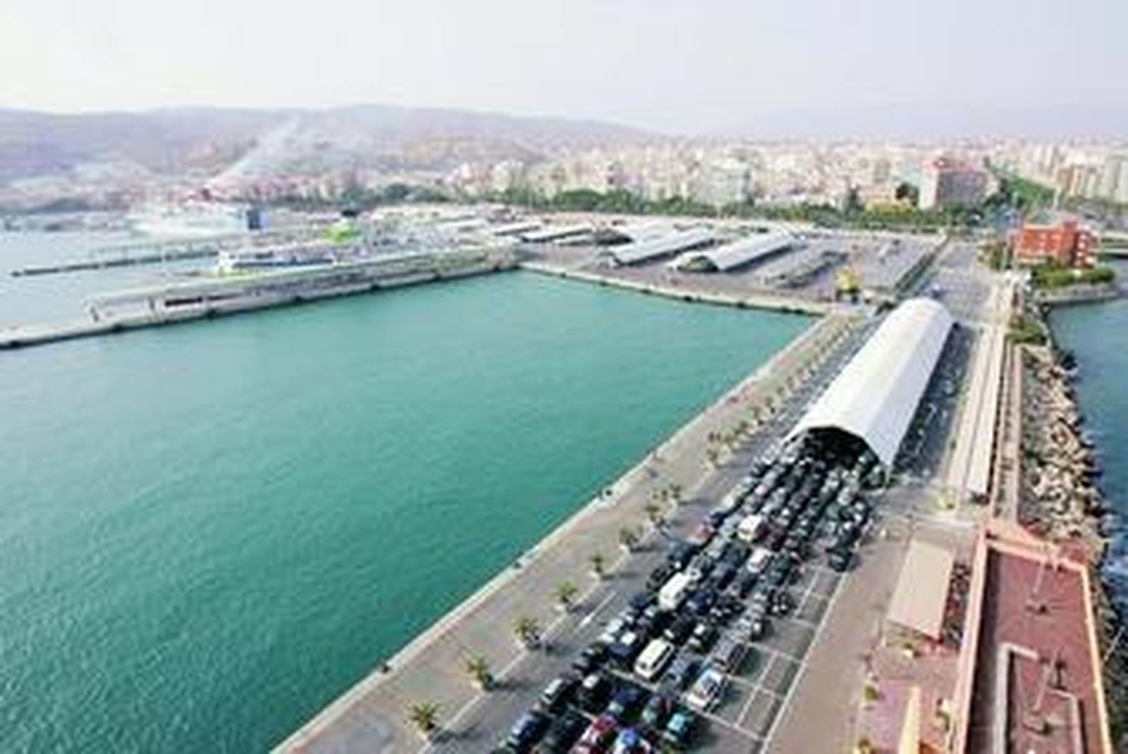 El puerto de Almería dará servicio durante la Operación Paso del Estrecho a miles de viajeros.