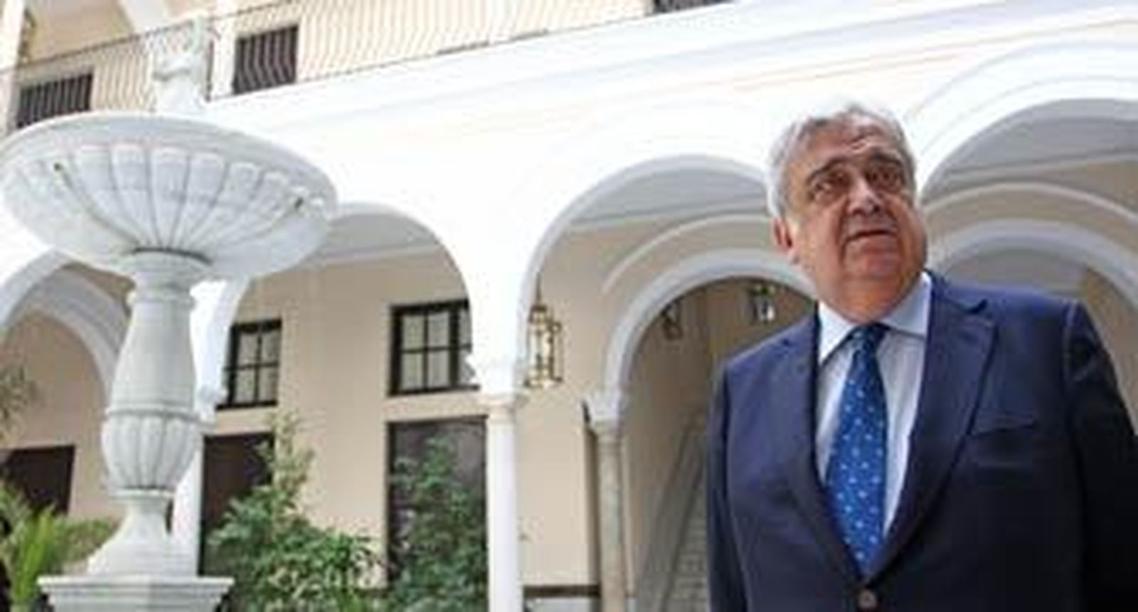 Tres patios, tres plazas, tres nietos