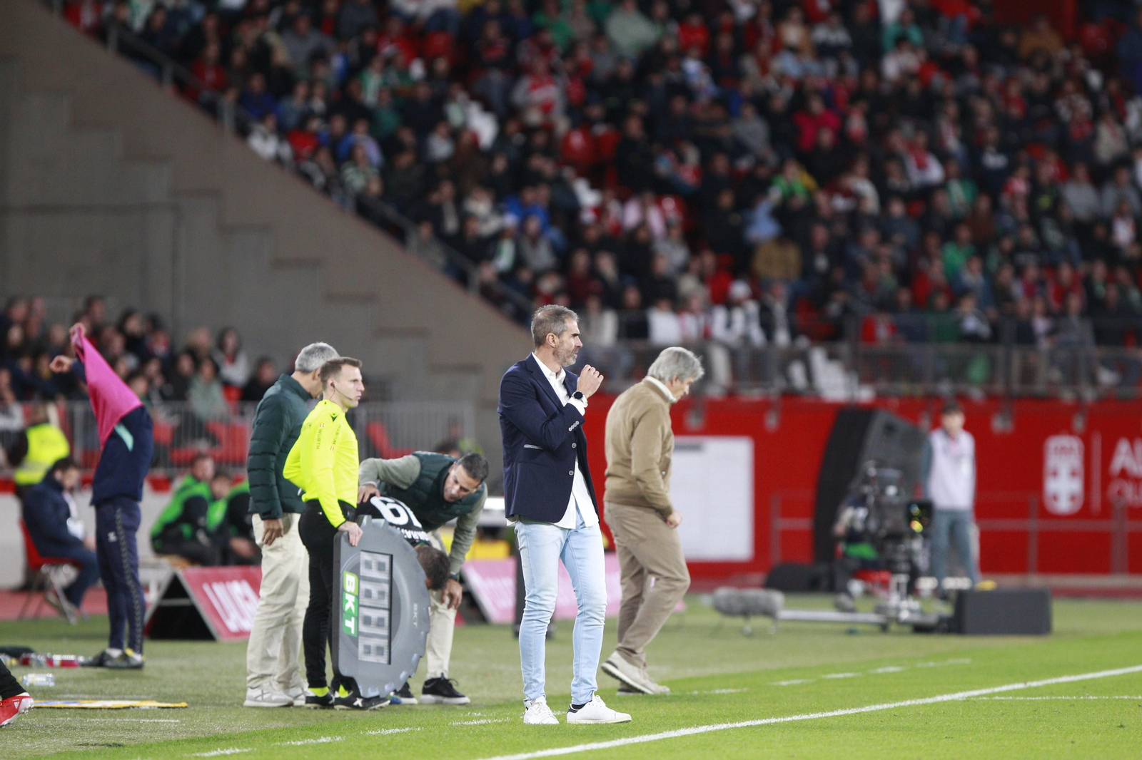 Imágenes del partido de fútbol U.D. Almería-Real Betis Balompié