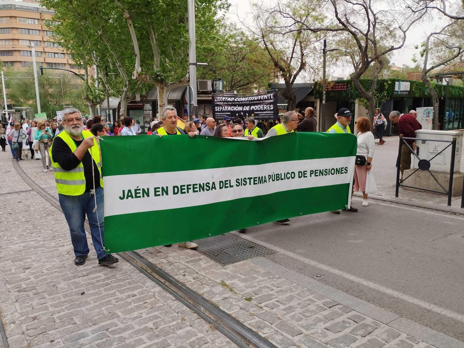 En imágenes: así ha transcurrido en Jaén la manifestación por una sanidad pública de calidad
