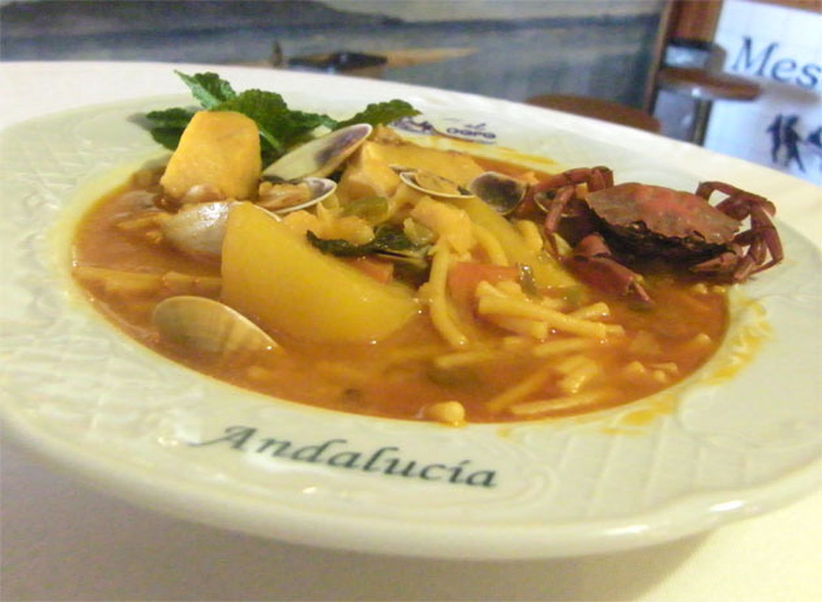Fideos con coquinas y gallinetas de Mesón El Copo.
